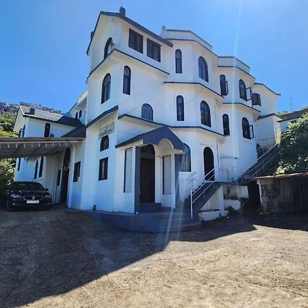Bob Lesiure Hotel Ооти Екстериор снимка