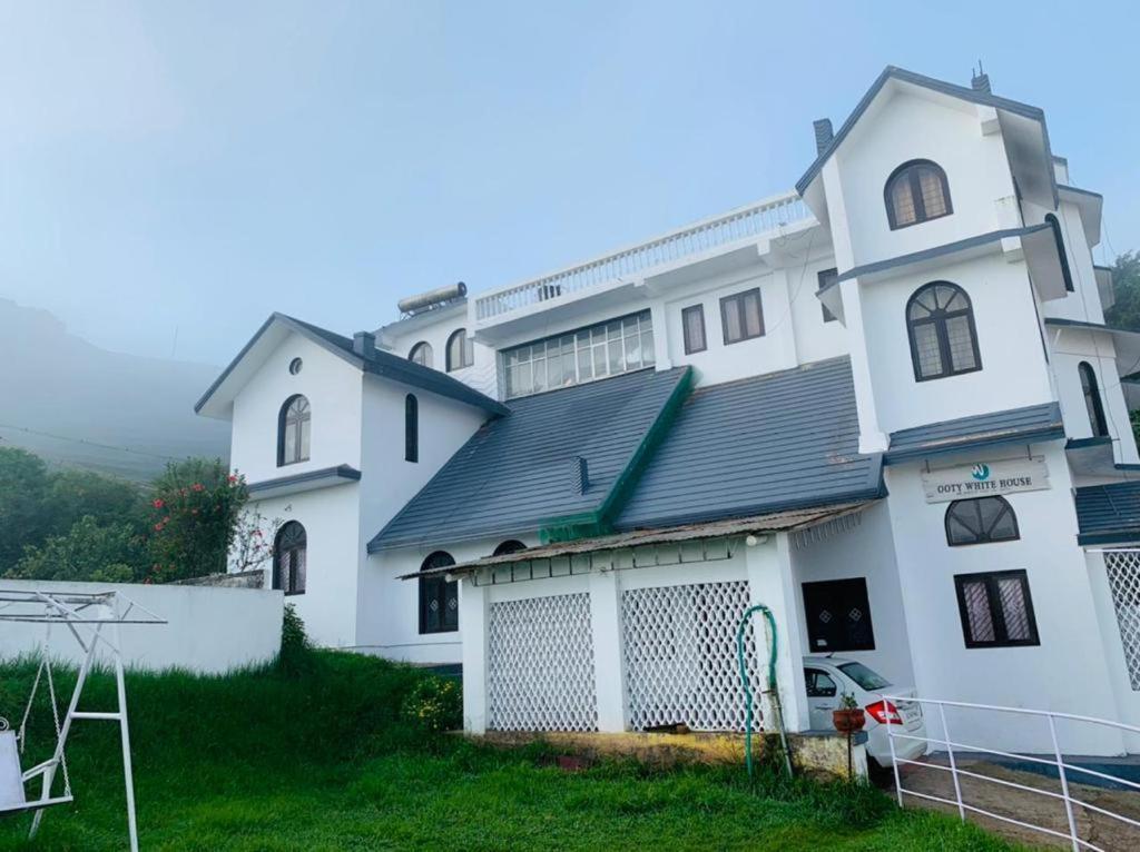 Bob Lesiure Hotel Ооти Екстериор снимка