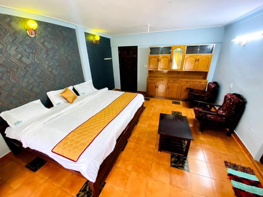 Bob Lesiure Hotel Ооти Екстериор снимка