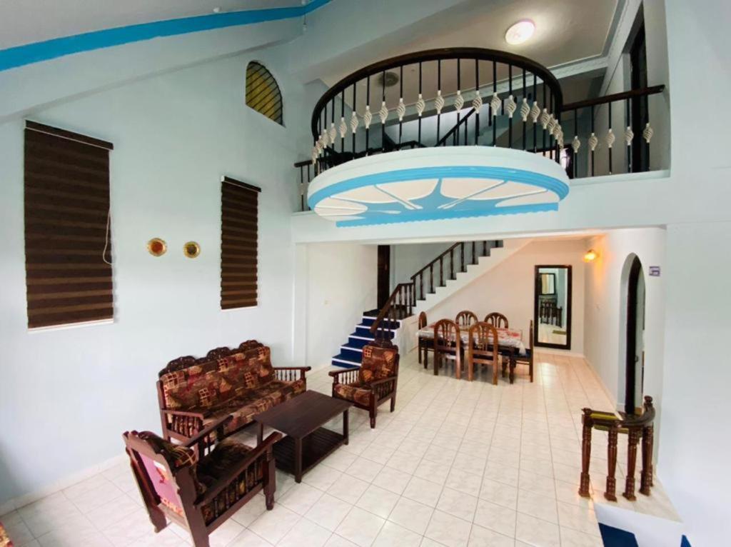 Bob Lesiure Hotel Ооти Екстериор снимка